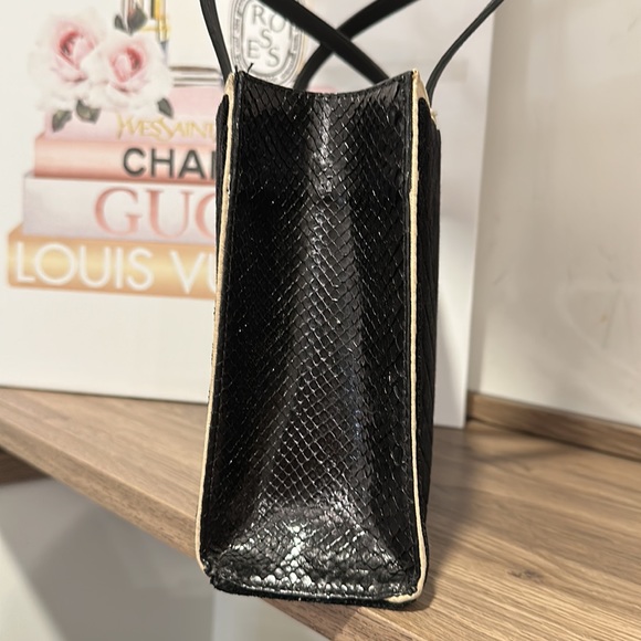 🔥 Fendi Snake-skin & Velvet-Canvas Shoulder Bag 🔥 - Picture 5 of 17